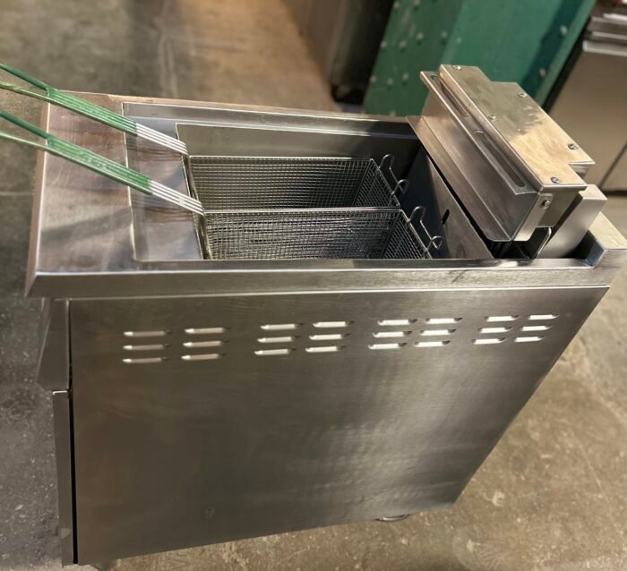 Double Tank Slim Fryer – 3 Phase - Image 4